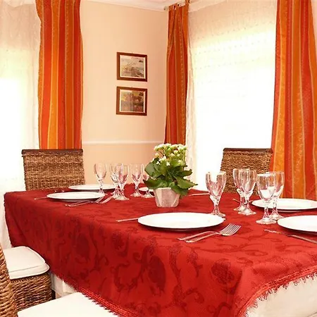 Corallo Dell'etna Bed & Breakfast 3*